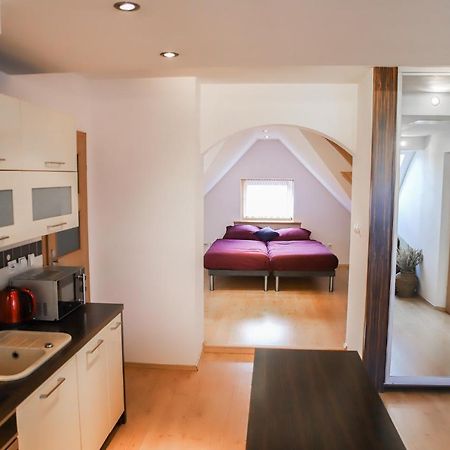 Lovely Apartment In City Center Of Jelenia Gora. Buitenkant foto