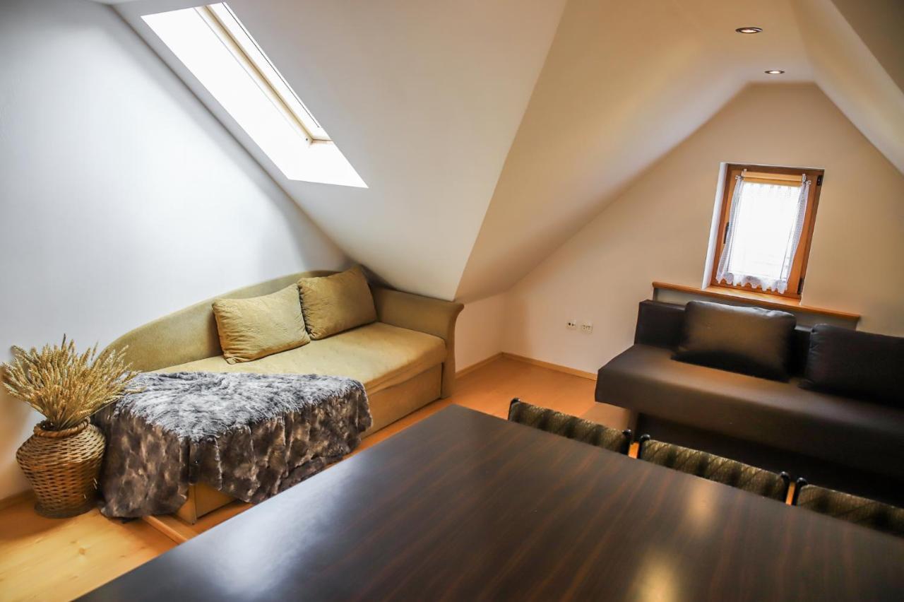 Lovely Apartment In City Center Of Jelenia Gora. Buitenkant foto