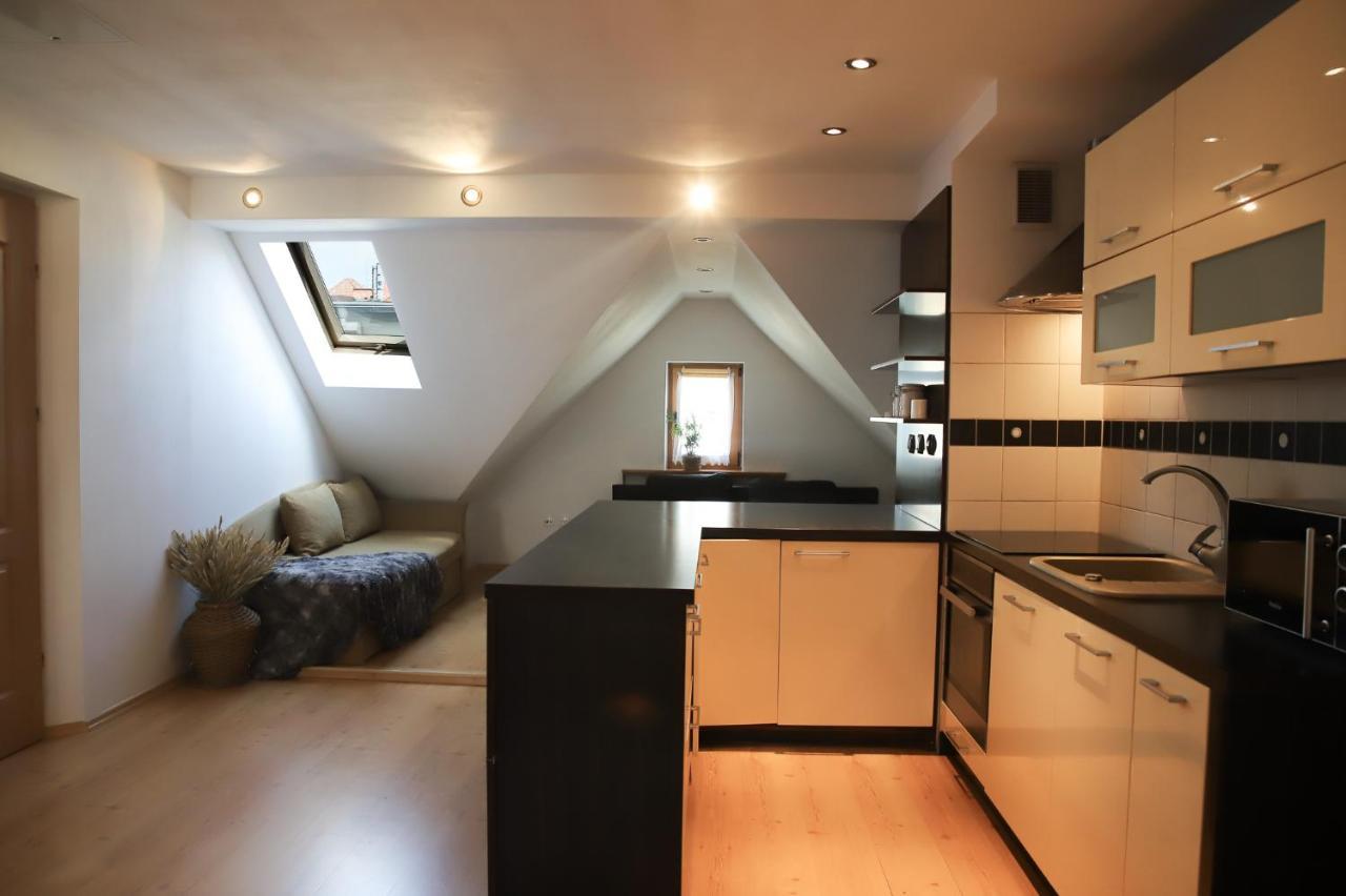 Lovely Apartment In City Center Of Jelenia Gora. Buitenkant foto
