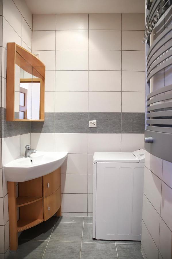 Lovely Apartment In City Center Of Jelenia Gora. Buitenkant foto