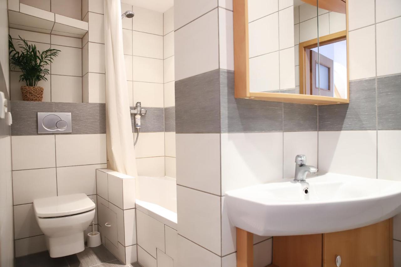 Lovely Apartment In City Center Of Jelenia Gora. Buitenkant foto