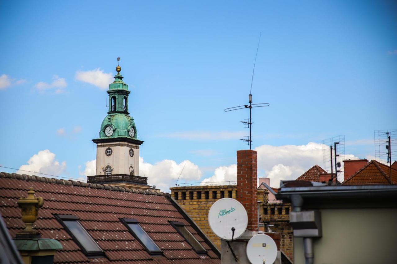 Lovely Apartment In City Center Of Jelenia Gora. Buitenkant foto